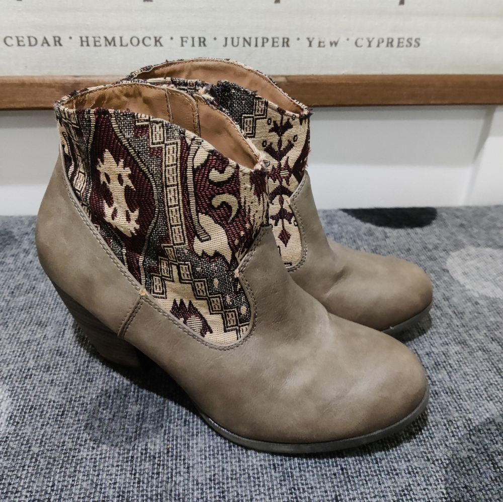 South Western Ankle Boots - 7